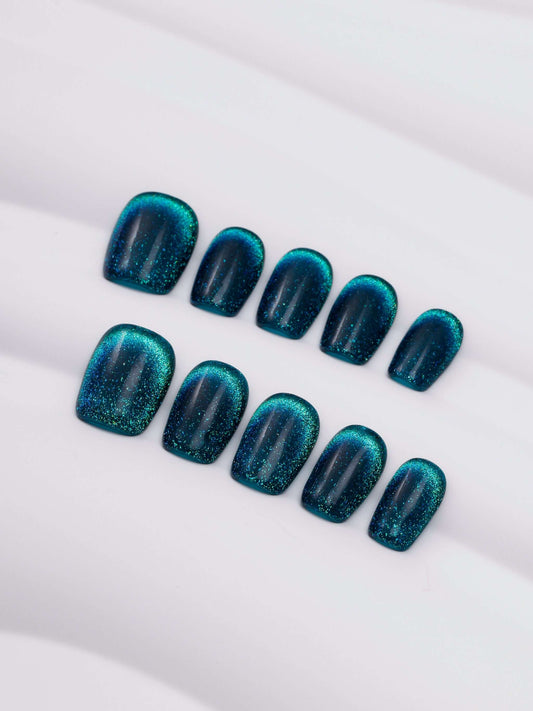 Press on nails, false nails, fake nails, acrylic nails, HeyxNails, short square