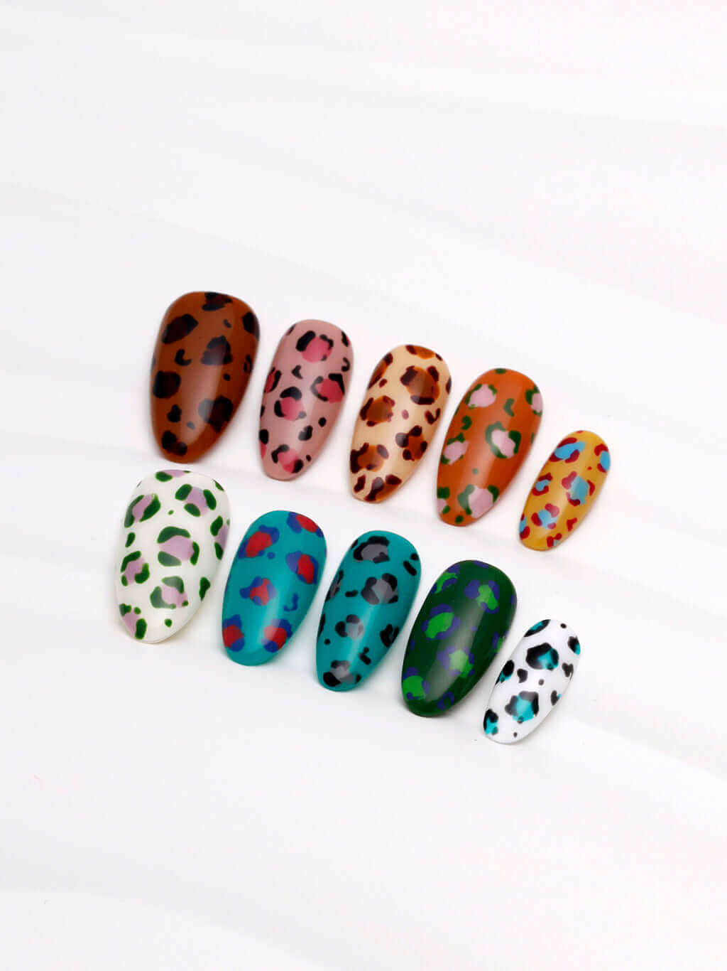 Leopard tip nails